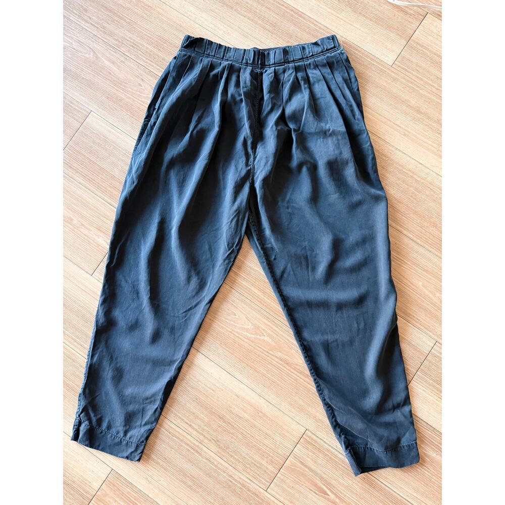 Lululemon Size 8 Black 100% Tencel Lyocell High Rise Cropped Jogger Pants